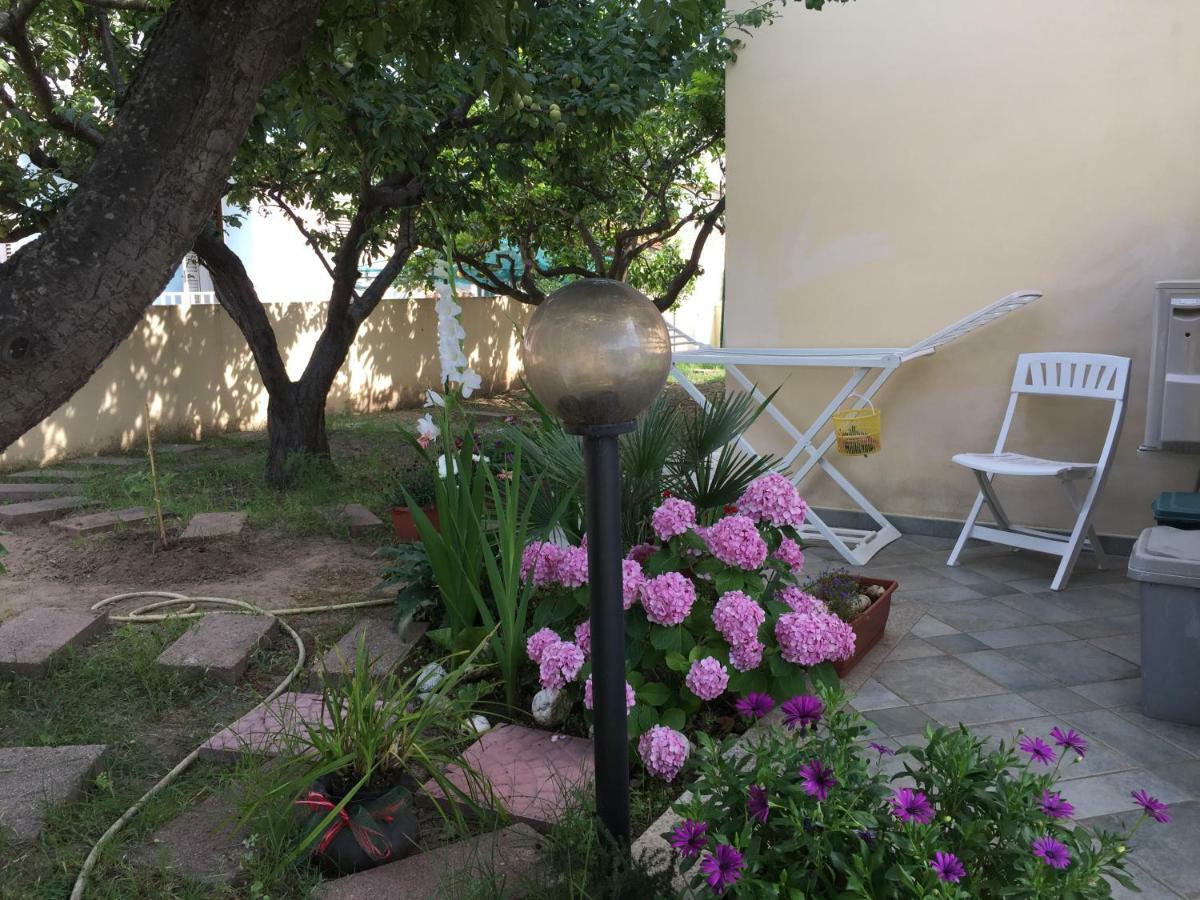 Appartamento In Villa Andreina 奥罗塞伊 外观 照片